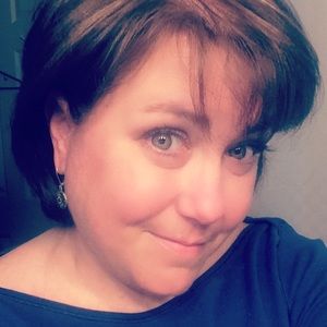 Meet your Posher, Deena